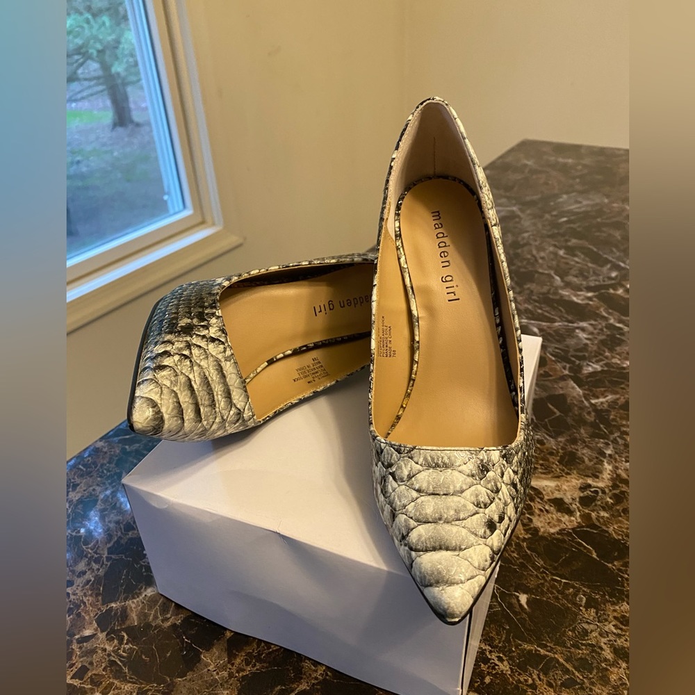 MADDEN GIRL WOMEN’S PUMP HEELS - Picture 11 of 11